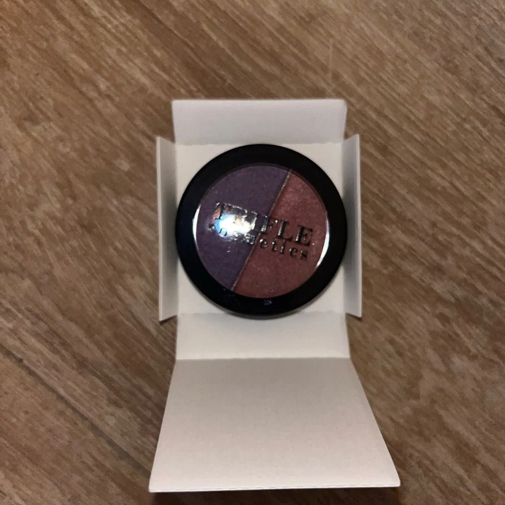 NWT trifle cosmetics eye candy highly pigmented eye shadow duo